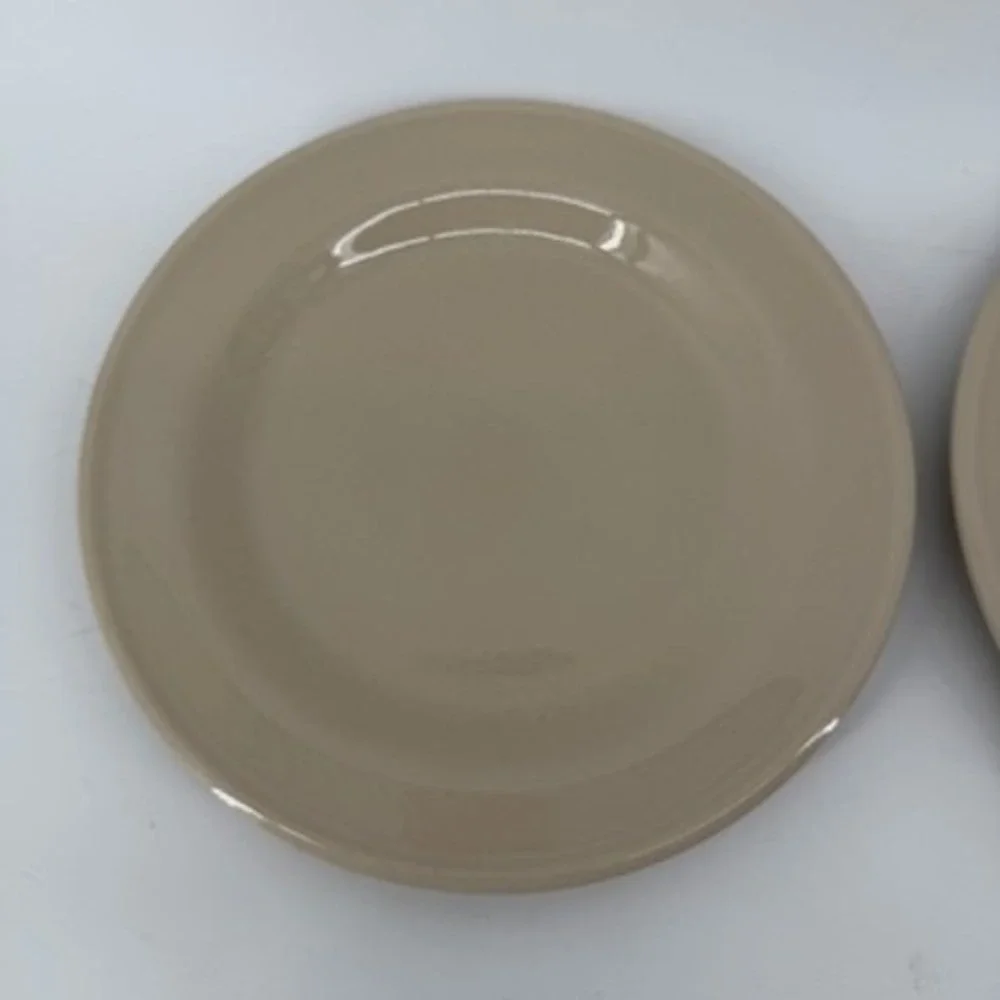 Henn Pottery Tan Taupe Stoneware 8.75 Inch Salad Dessert Plates‎ Set of 2 USA